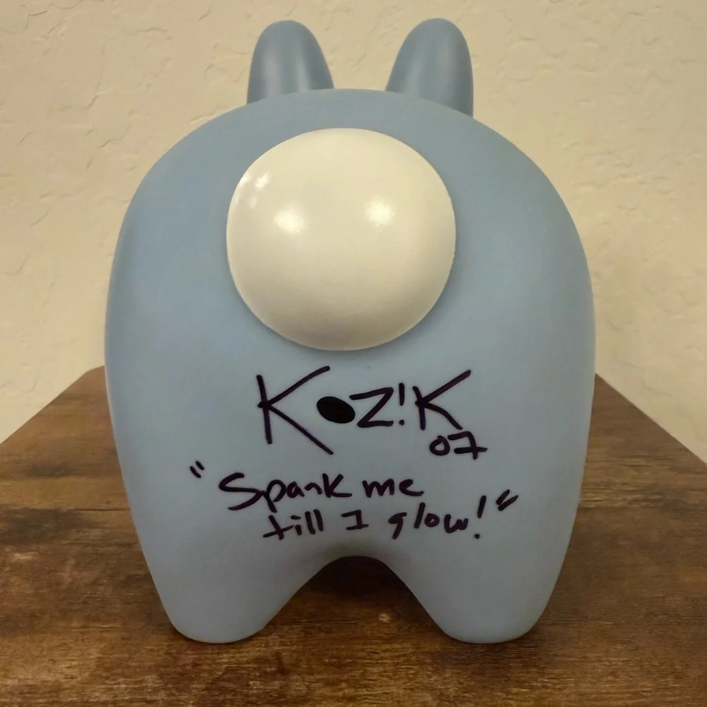 Frank Kozik SIGNED Kidrobot 10" Blue Labbit - Picture 10 of 11